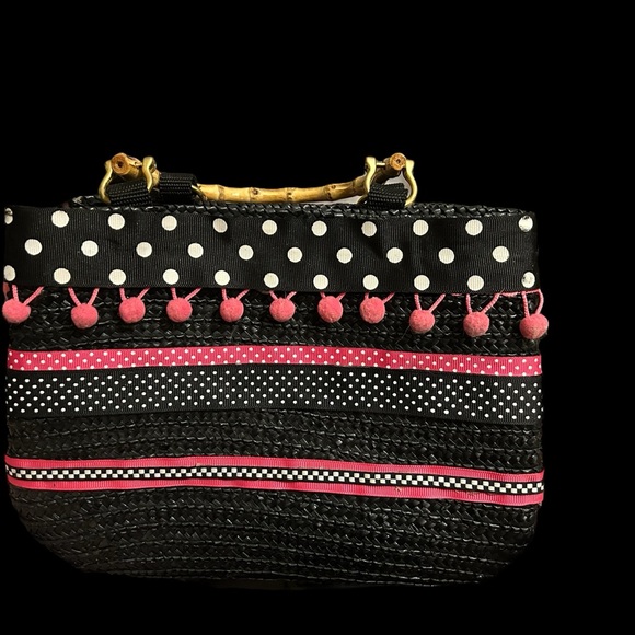 Adorable St. John’s Bay woven bag in pink & black with wooden handles. EUC - Picture 4 of 5